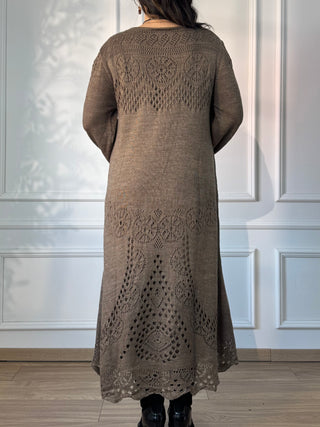 Rochie midi tricotată din amestec de lână, cu mâneci bufante