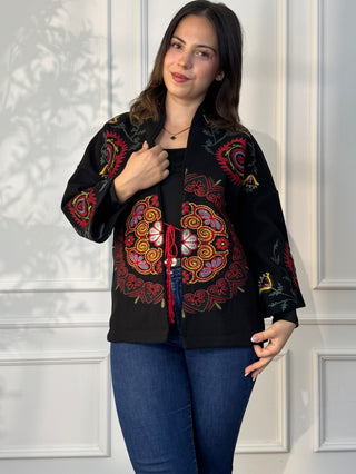 Hímzett kabátka