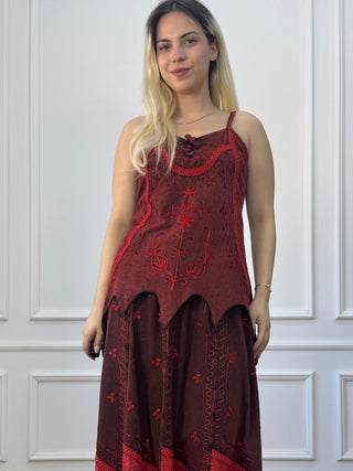 Hímzett pántos felső