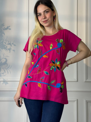 Rövid ujjú póló patchwork virágdíszítéssel